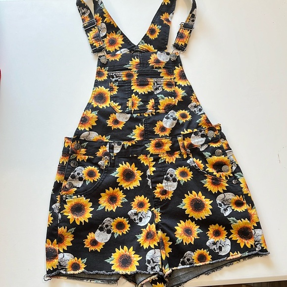 HT denim - sunflower and skulls short overalls, xs - Picture 1 of 6